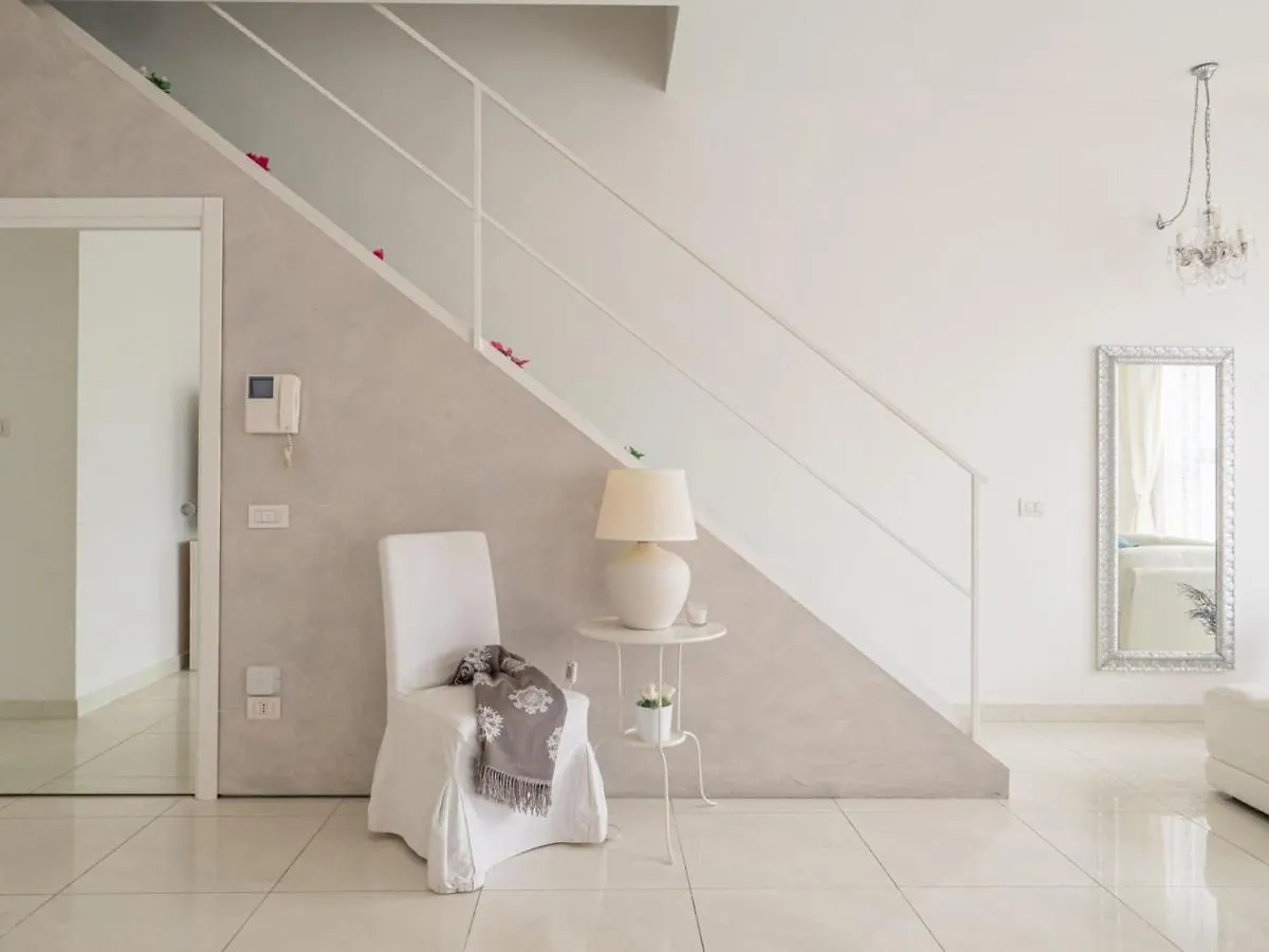 The Best Rent - Spacious Apartment With Balcony In Viale Monza 밀라노