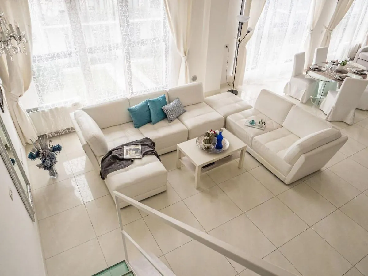 The Best Rent - Spacious Apartment With Balcony In Viale Monza 밀라노