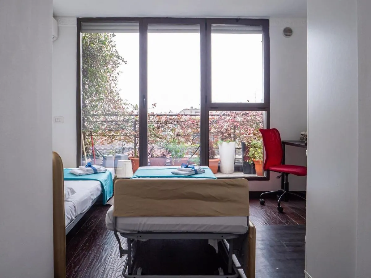 The Best Rent - Spacious Apartment With Balcony In Viale Monza Mediolan 0*,  Włochy